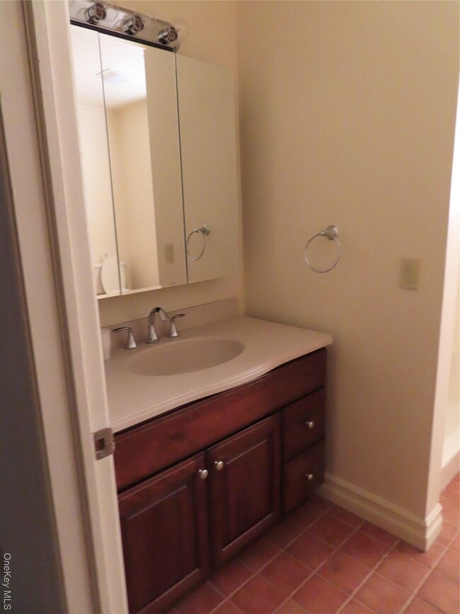 Building Photo - 71 Railroad Ave