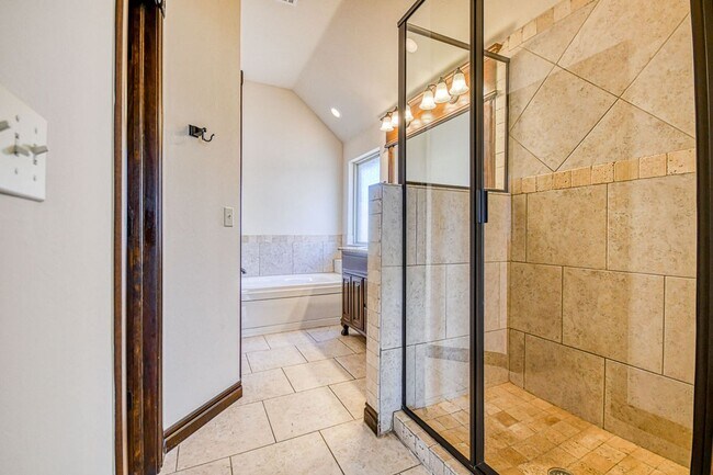 Building Photo - Beautiful home in desired Williamson Farms!