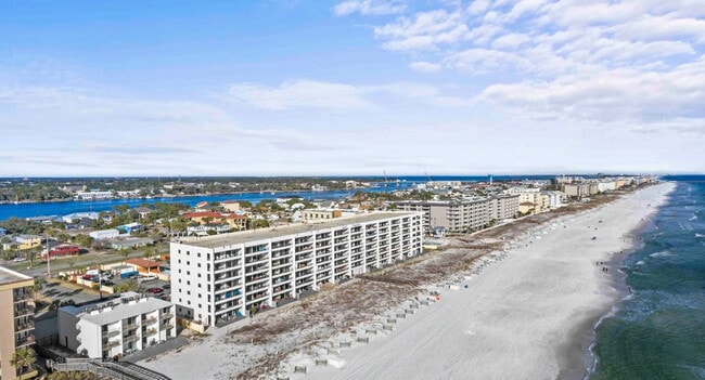 Building Photo - 556 Coral Ct