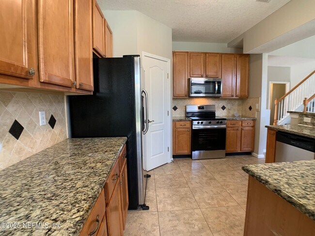 Building Photo - 647 Acorn Chase Dr