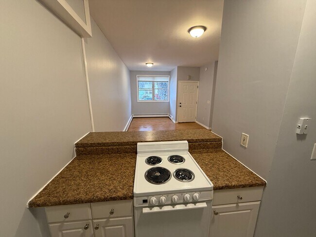 Building Photo - 178-188-188 S Whitney St