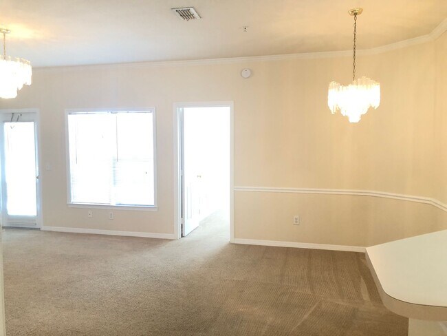 Building Photo - MOVE IN OCTOBER! 3rd floor 3BR/2BA Condo -...