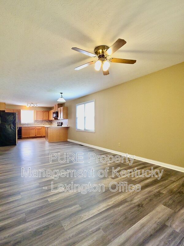 Building Photo - 1322 Lancaster Rd