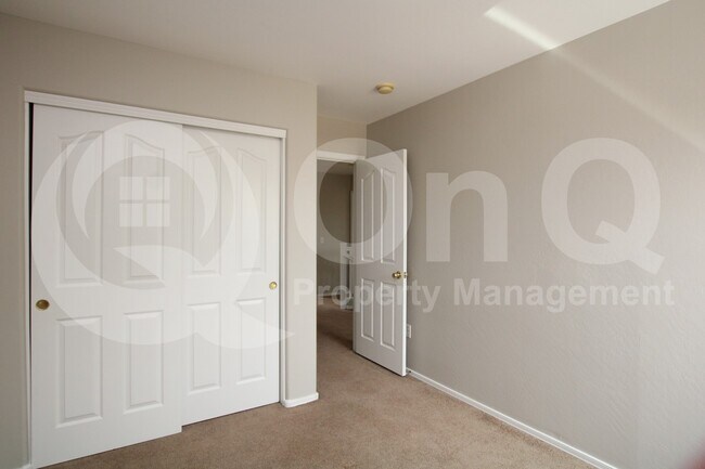 Building Photo - 4025 W Carter Rd