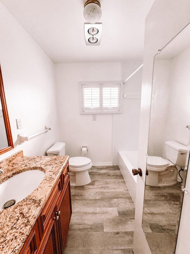 Building Photo - 8153 SE Carlton St