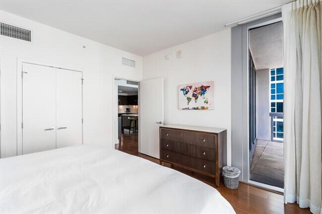 Building Photo - 6899 Collins Ave