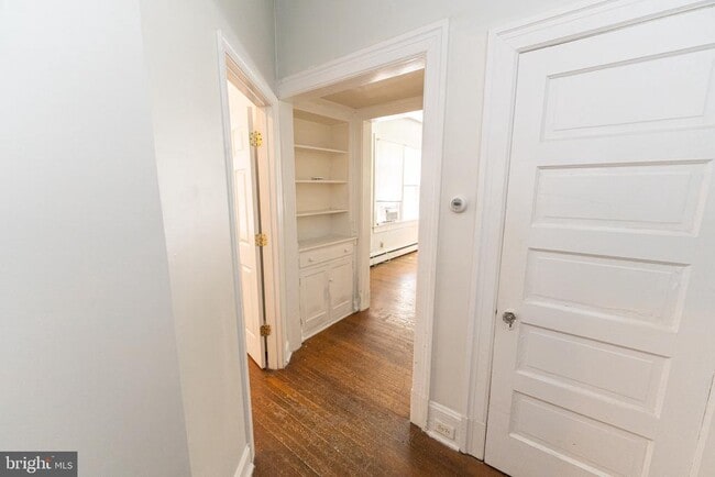 Building Photo - 733 Camden Ave