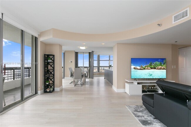 Primary Photo - 3500 Mystic Pointe Dr