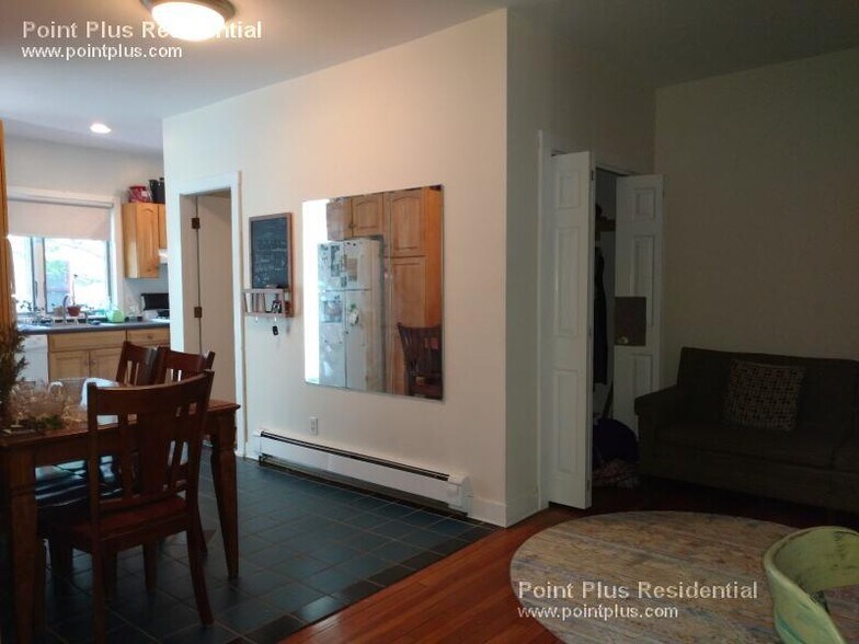 Building Photo - 26 Hingham St
