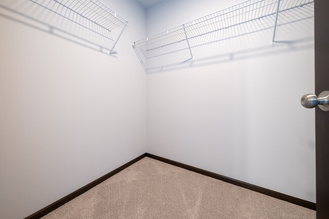 Building Photo - 668 4th Cir Dr SW