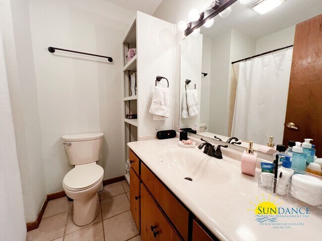 Building Photo - Charming 3 Bedroom Home with Pool, RV/Boat...