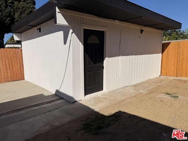 Primary Photo - 3215 Winter St