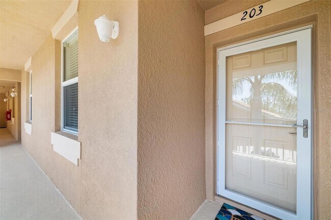 Primary Photo - 905 Fairwaycove Ln