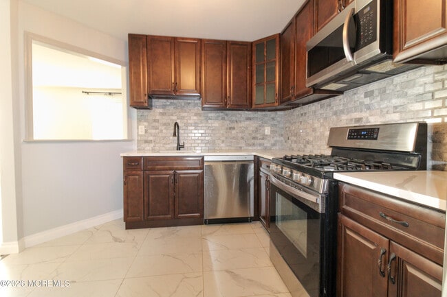 Building Photo - 455 Hawthorne Pl