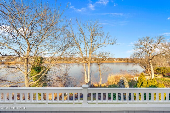 Building Photo - 619 Beacon Blvd