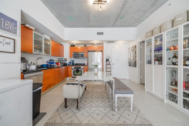 Primary Photo - 3470 E Coast Ave