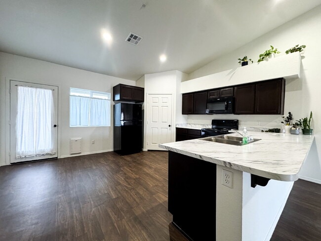 Building Photo - "Charming 3-Bedroom, 2 Bathroom Home in Yuma!"