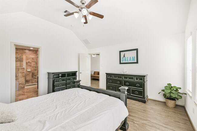 Building Photo - 1822 Don Alejandro