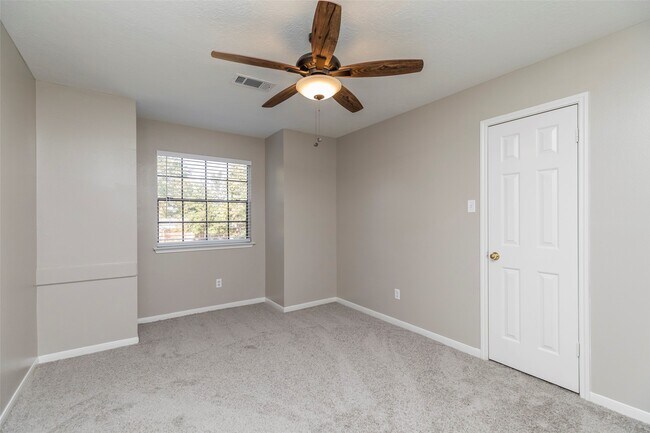 Building Photo - 13110 Mills River St