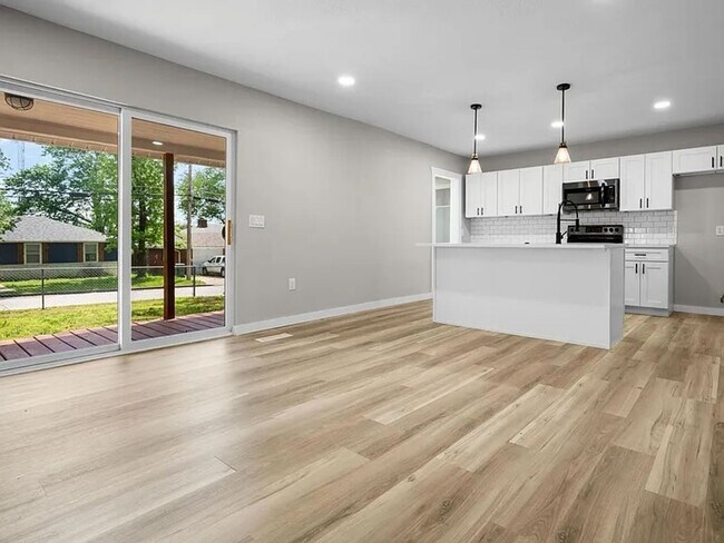 Building Photo - Perfect Family Home in Bolivar