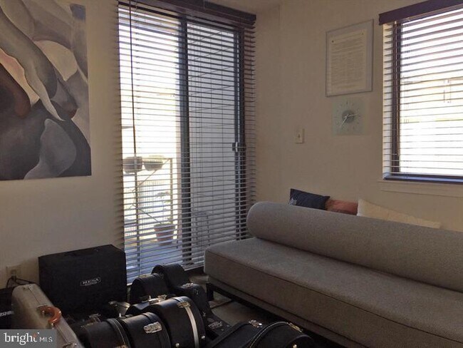 Building Photo - 1117 New Hampshire Ave NW