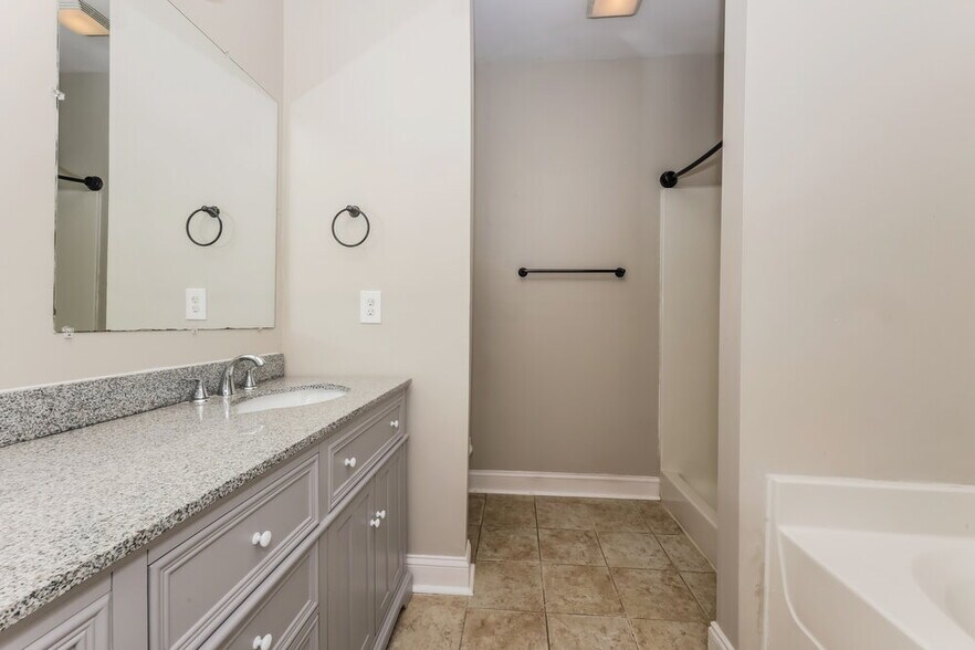 Building Photo - 4236 Princeton Oaks Ln
