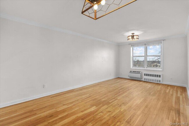 Building Photo - 1 Oakridge Pl