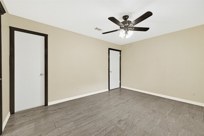 Building Photo - 4806 Hickorygate Dr
