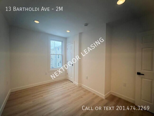 Building Photo - 13 Bartholdi Ave