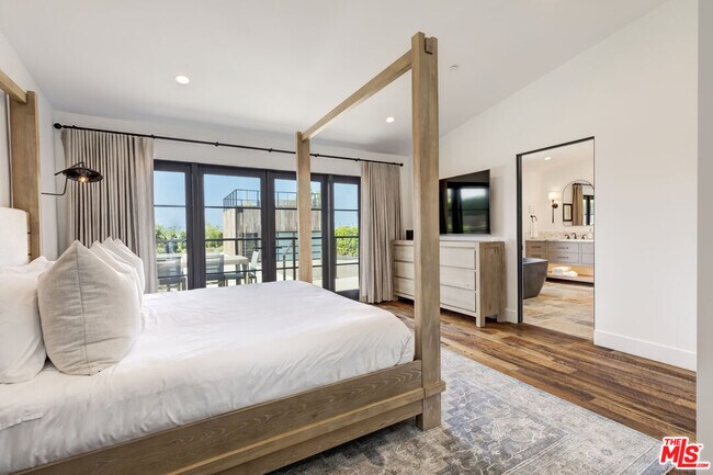 Building Photo - 6711 Wandermere Rd