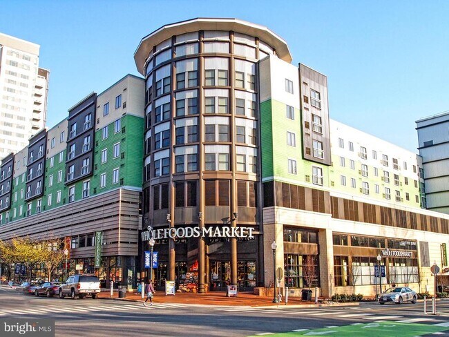 Building Photo - 10201 Grosvenor Pl