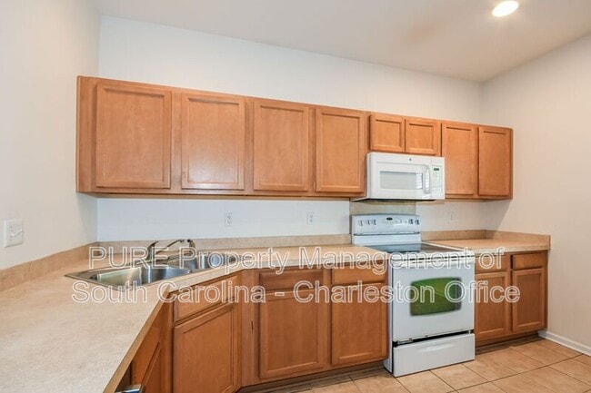 Building Photo - 169 Dorothy Dr