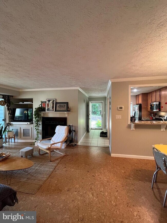 Building Photo - 7801 Willow Point Dr