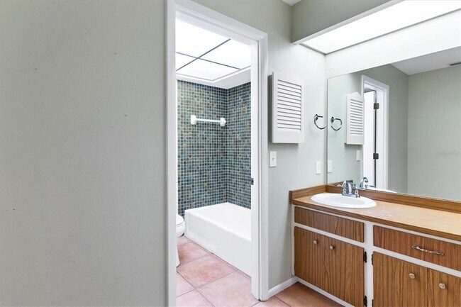 Building Photo - 5221 Lemon Bay Dr