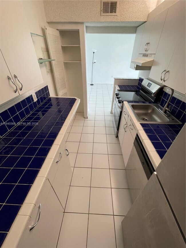 Building Photo - 1251 NE 108th St