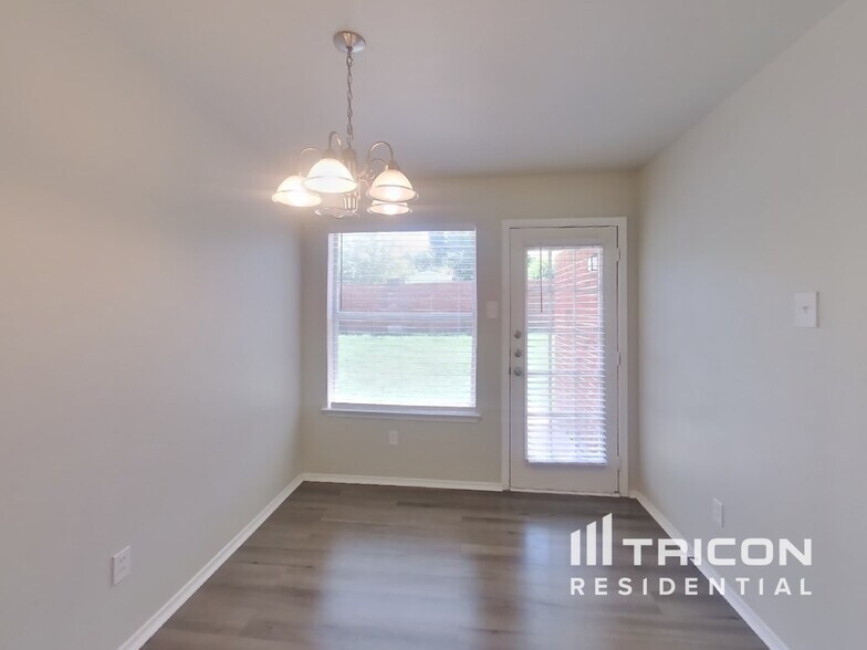 Building Photo - 1410 Misty Meadow Dr