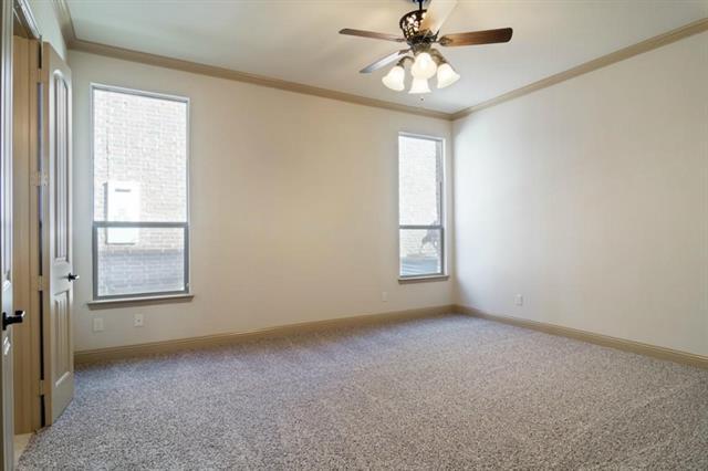 Building Photo - 1021 Taylor Dr