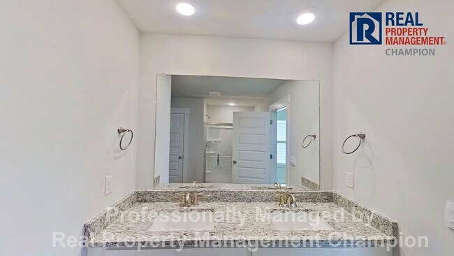 Building Photo - New Construction 4 BD/2.5 BA Home in Leland