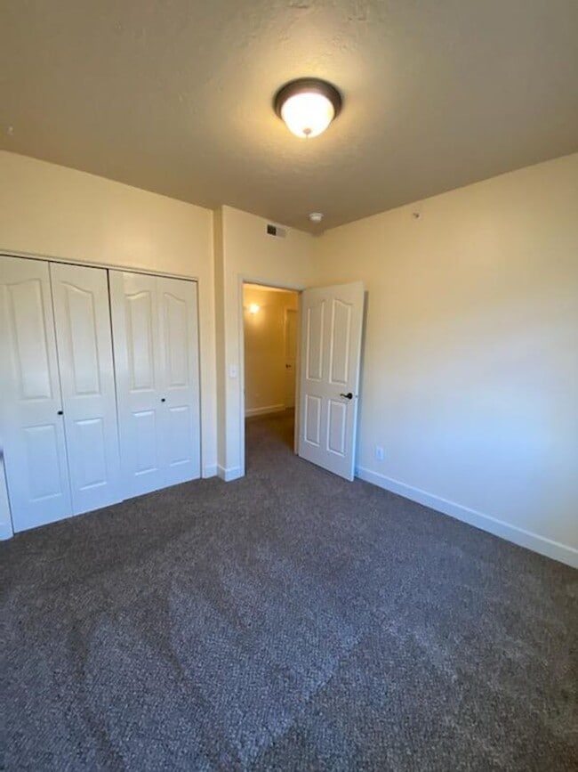 Building Photo - PHEASANT RUN CONDO (PR#24)