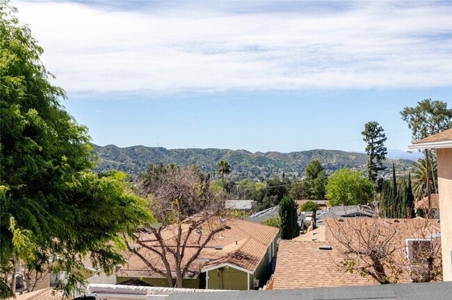 Building Photo - 10787 Las Lunitas Ave