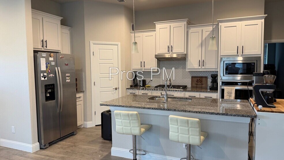 Building Photo - 2104 Blackcap St