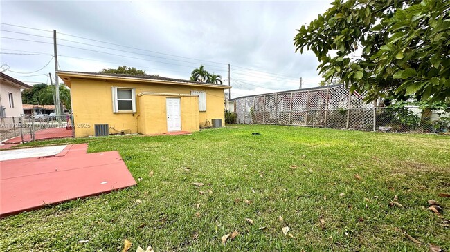 Building Photo - 3251 SW 23rd Terrace