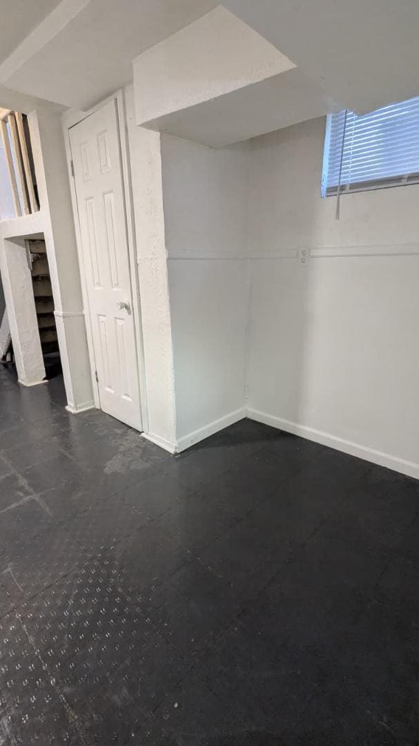 Building Photo - 39 E Parkview Ave