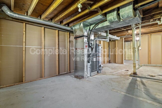 Building Photo - 10721 Spring Garden Dr