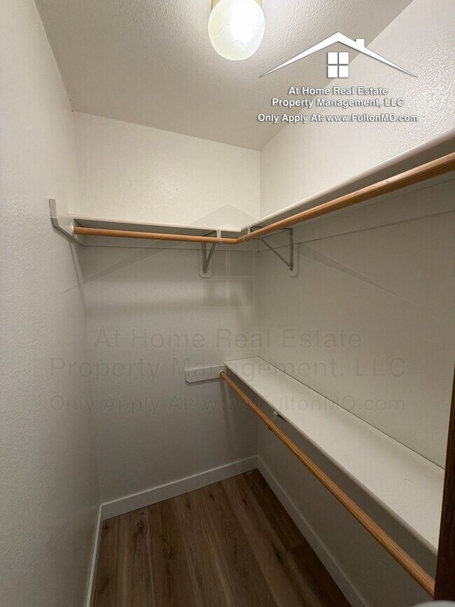 Building Photo - 469–471 Law Court
