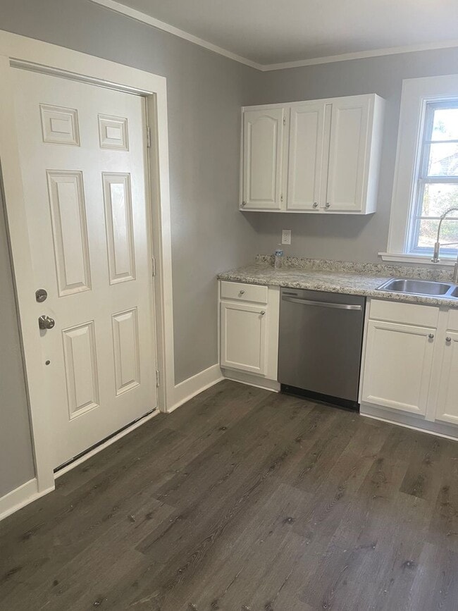 Building Photo - 3 Bedroom 1 Bath Home Near Downtown Benton