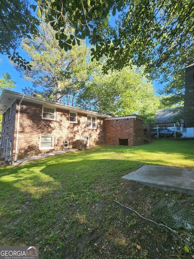 Building Photo - 302 Kelso Dr SW