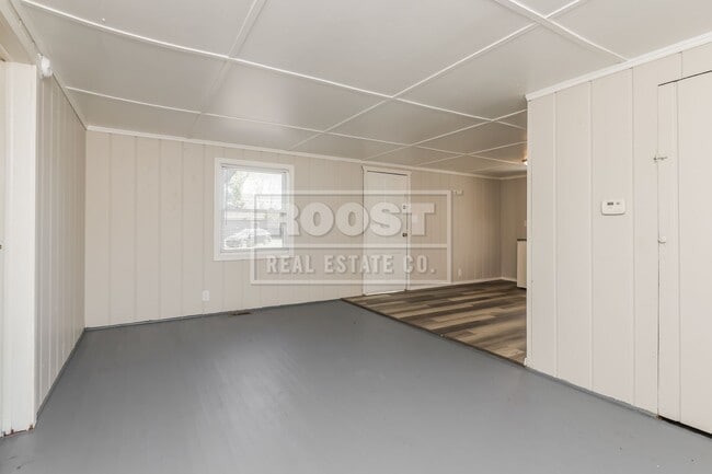 Building Photo - One bedroom, one bathroom single in Springfield.