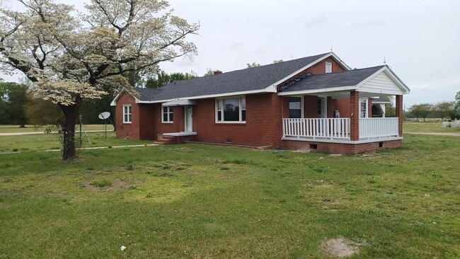 Building Photo - Charming 4-Bedroom Home for Rent – Peaceful & Nature-Filled Setting