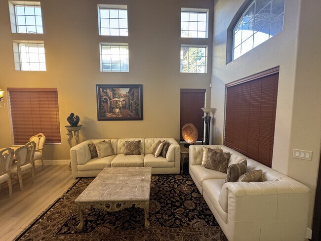 Building Photo - 10 Rhine Cir